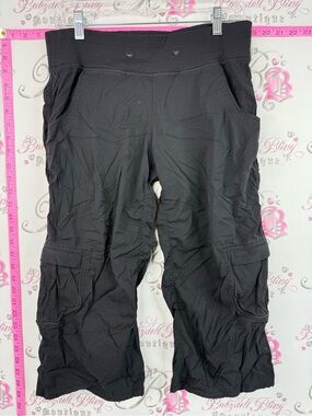 lululemon athletica dance studio crop Black Cargo Capris with Utility Pockets